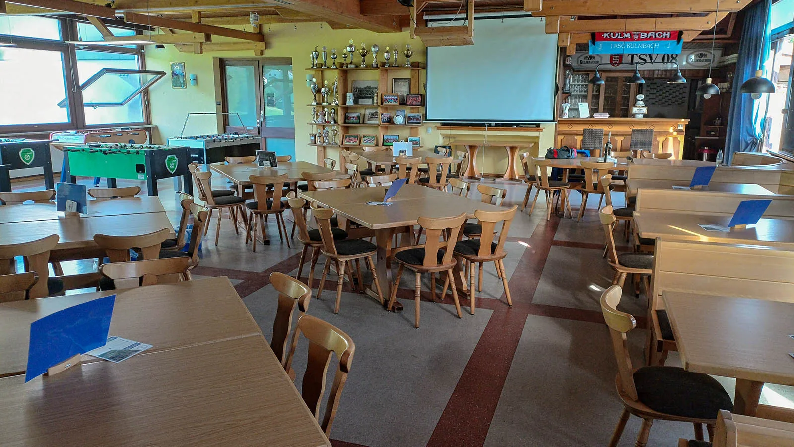 Weitere Ansicht der Lounge mit Bestuhlung